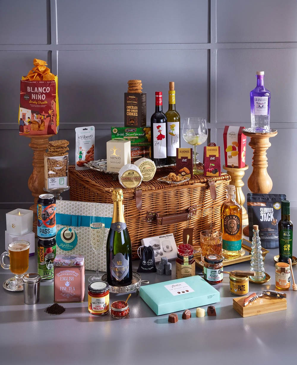 Regal Delights Luxury Gift Basket